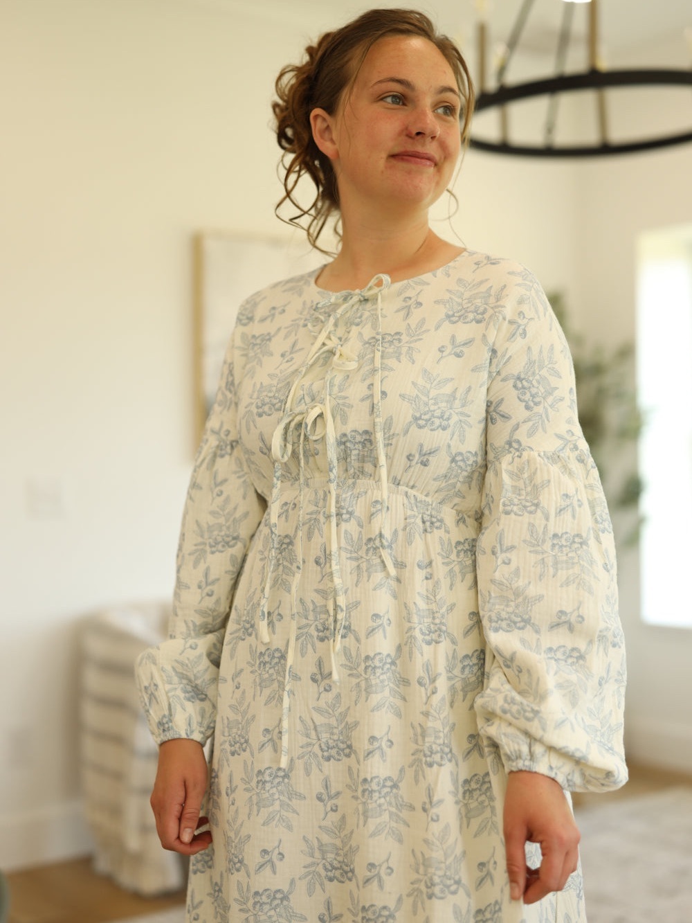 NWT Ada Faye BEXLEY DRESS - BLUE FLORAL maxi dress XS - Picture 2 of 8